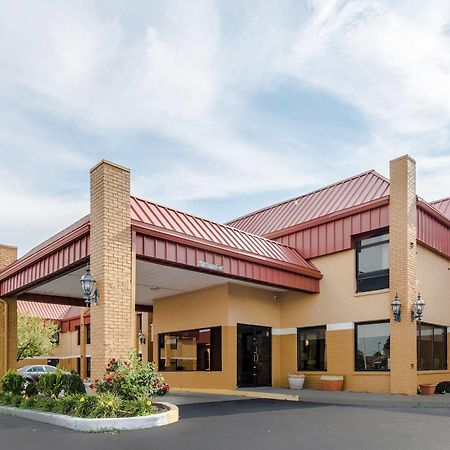 Cardinal Inn & Suites Muncie Exterior foto